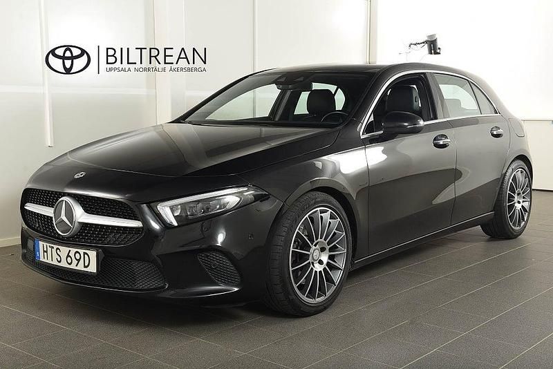 Svart Begagnad 2020 Mercedes A250 Halvkombi | 279 900 kr (Marknadspris) - Bild 1/4