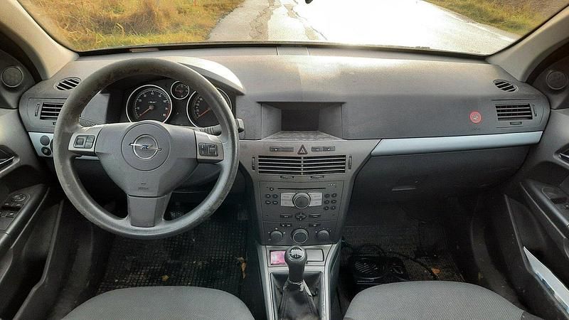 Blå Begagnad 2006 Opel Astra Kombi | 18 000 kr (Marknadspris) - Bild 1/4