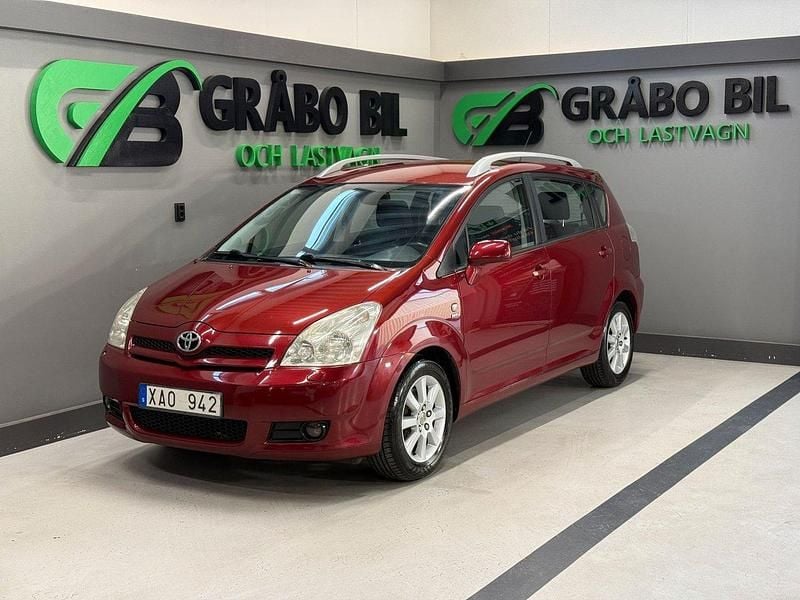 Mörkröd (röd) Begagnad 2005 Toyota Corolla Verso Minibuss | 69 900 kr (Lite dyr) - Bild 1/4