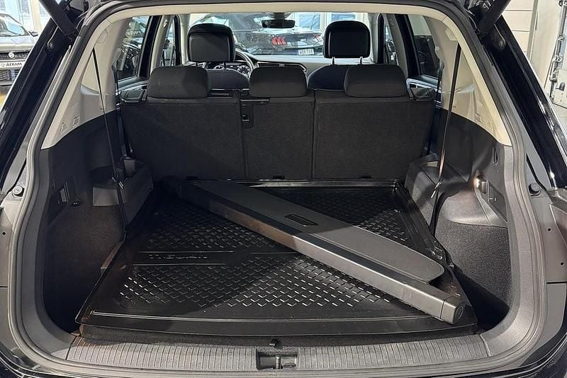 Begagnad VW Tiguan Allspace Executive 190 HK (139 kW) 2018 Svart SUV