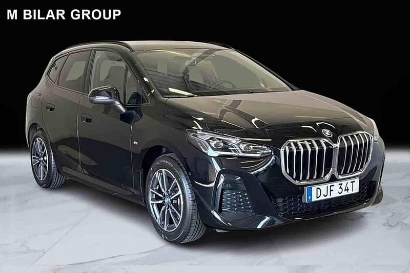 Svart Begagnad 2025 BMW 225 Active Tourer Minibuss | 409 000 kr (Lite dyr) - Bild 1/1
