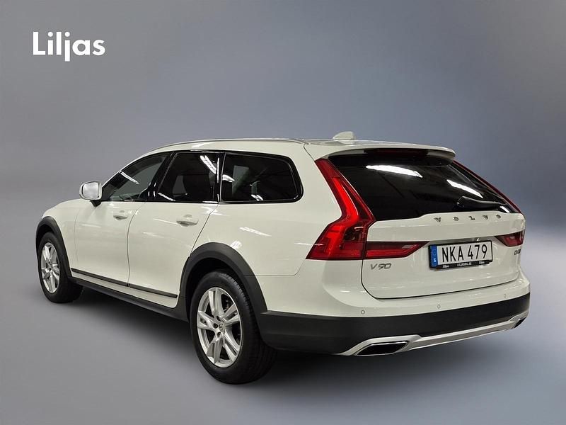 Begagnad Volvo V90 CC 192 HK (141 kW) 2018 Vit Kombi