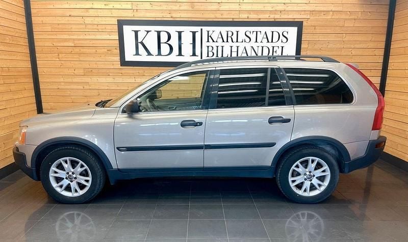 Ljusbrun (brun) Begagnad 2005 Volvo XC90 Summum SUV | 59 900 kr (Marknadspris) - Bild 1/4