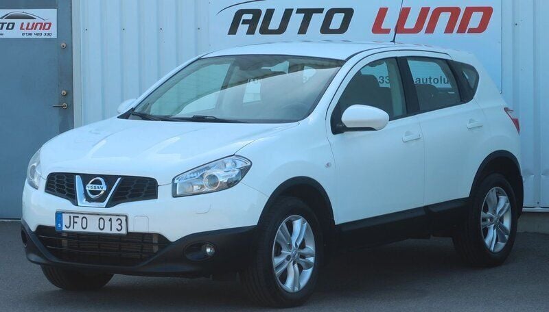 Vit Begagnad 2011 Nissan Qashqai SUV | 54 900 kr (Bra pris) - Bild 1/4