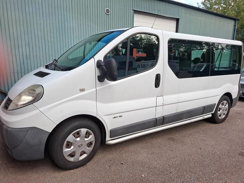 Begagnad Renault Trafic 114 HK (83 kW) 2011 Vit Minibuss