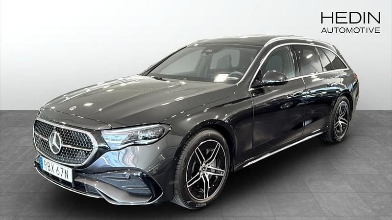 Grå (grey) Begagnad 2025 Mercedes E220 AMG Kombi | 734 900 kr - Bild 1/4