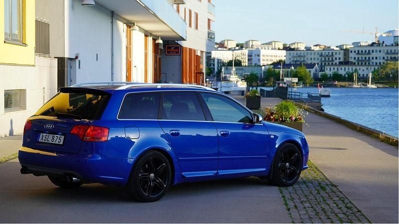 Blå Begagnad 2005 Audi S4 Kombi | 139 000 kr (Marknadspris) - Bild 1/4