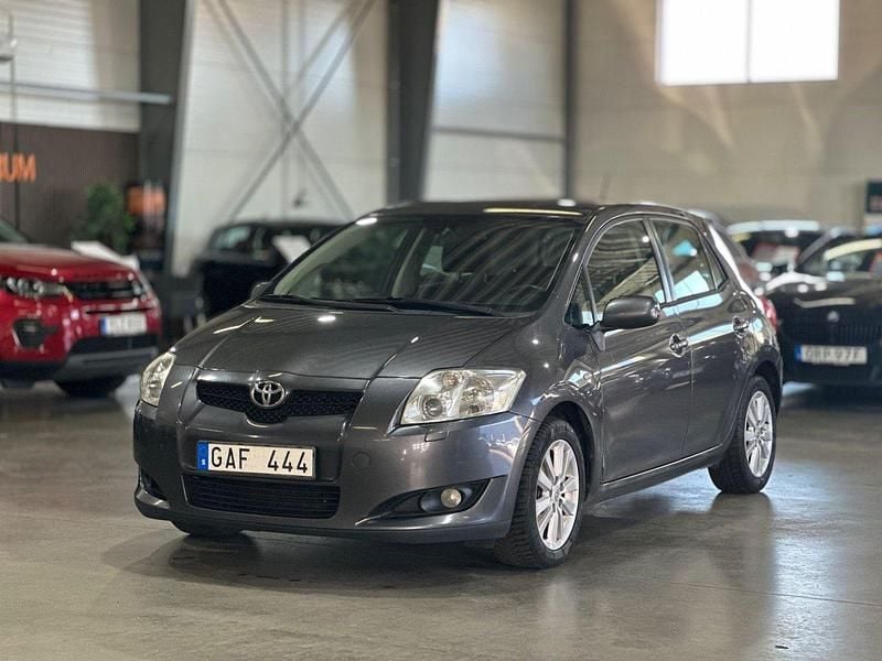 Grå Begagnad 2007 Toyota Auris Halvkombi | 29 900 kr (Marknadspris) - Bild 1/4