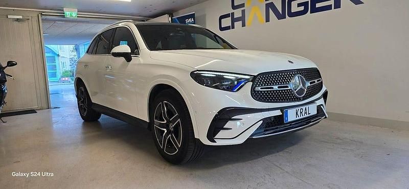 Vit Begagnad 2023 Mercedes GLC220 AMG SUV | 669 900 kr - Bild 1/4