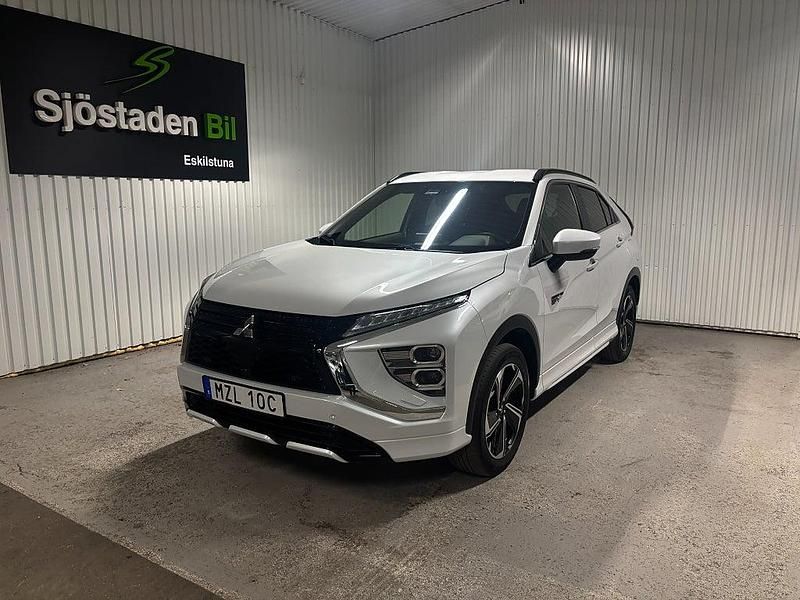 Vit Begagnad 2021 Mitsubishi Eclipse Cross SUV | 227 900 kr - Bild 1/4