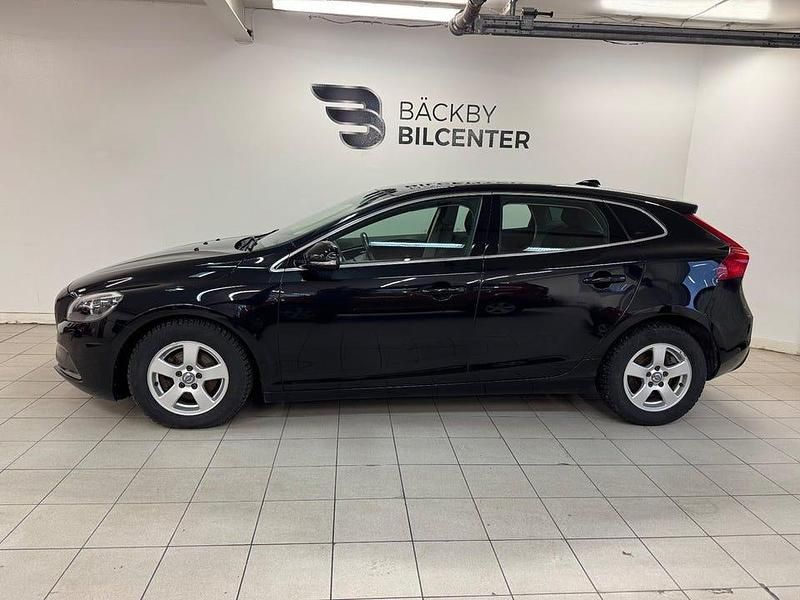 Begagnad Volvo V40 116 HK (85 kW) 2014 Svart Halvkombi