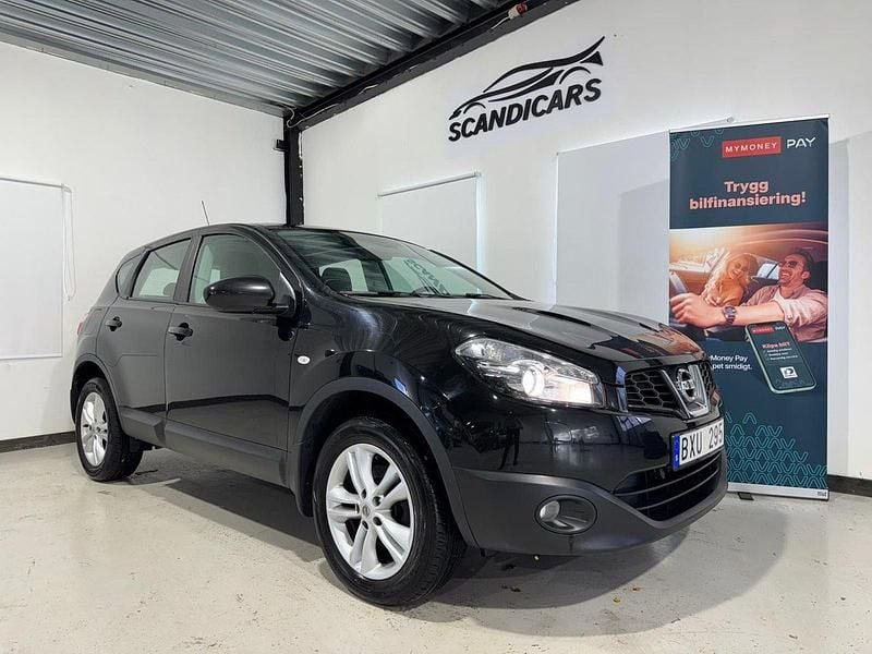 Svart Begagnad 2011 Nissan Qashqai SUV | 89 900 kr (Marknadspris) - Bild 1/4