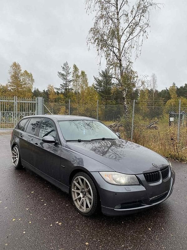Begagnad 2008 BMW 318 Sedan | 20 000 kr - Bild 1/1