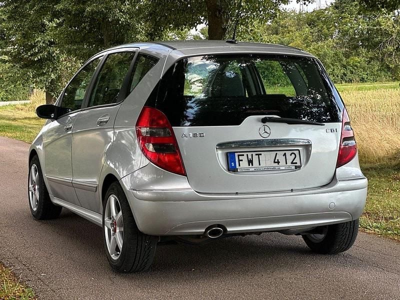 Begagnad Mercedes A180 Avantgarde 109 HK (80 kW) 2007 Silver Halvkombi