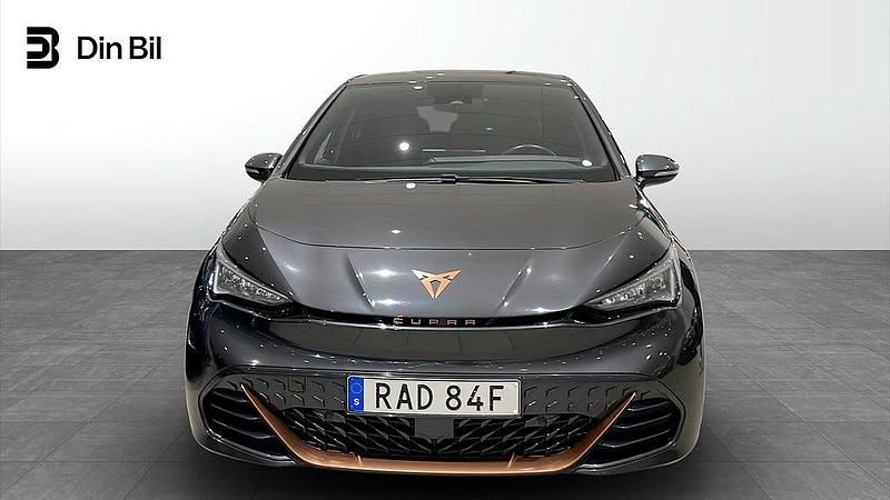 Begagnad Cupra Born 169 kW (231 HK) 2023 Quasar grey metallic Halvkombi