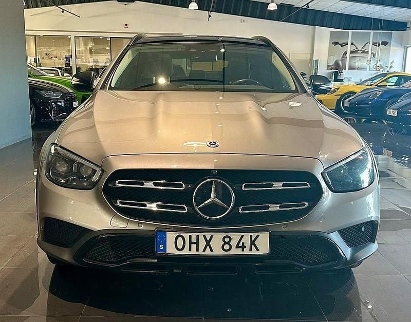 Begagnad Mercedes E220 All-Terrain Premium 194 HK (142 kW) 2021 Silver Kombi