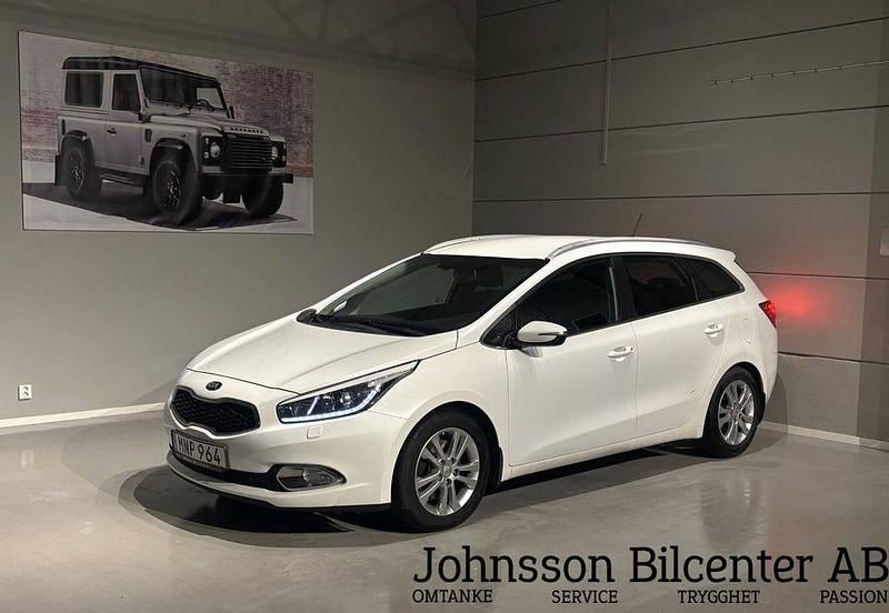 Vit Begagnad 2014 Kia Ceed Sportswagon Kombi | 109 900 kr (Marknadspris) - Bild 1/4