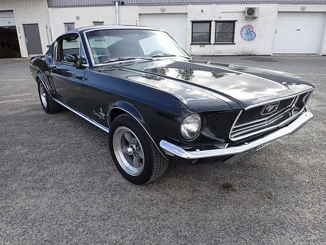 Begagnad Ford V8 Fastback 284 HK (208 kW) 1968