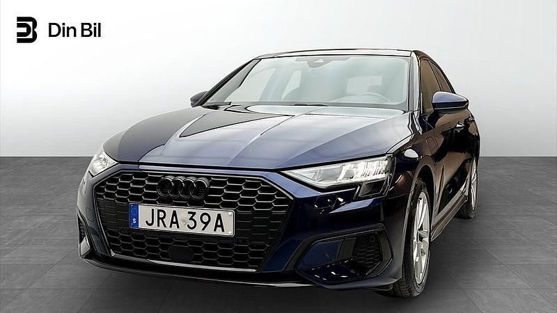 Blå Begagnad 2023 Audi A3 Sportback e-tron Halvkombi | 349 000 kr (Lite dyr) - Bild 1/4