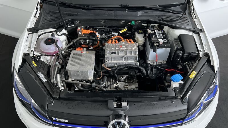 Begagnad VW e-Golf 100 kW (136 HK) 2019 Halvkombi