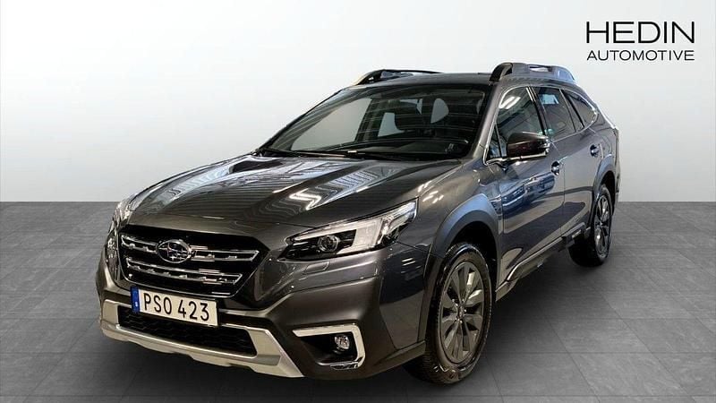 Grå (grey) Begagnad 2023 Subaru Outback SUV | 389 900 kr (Marknadspris) - Bild 1/4