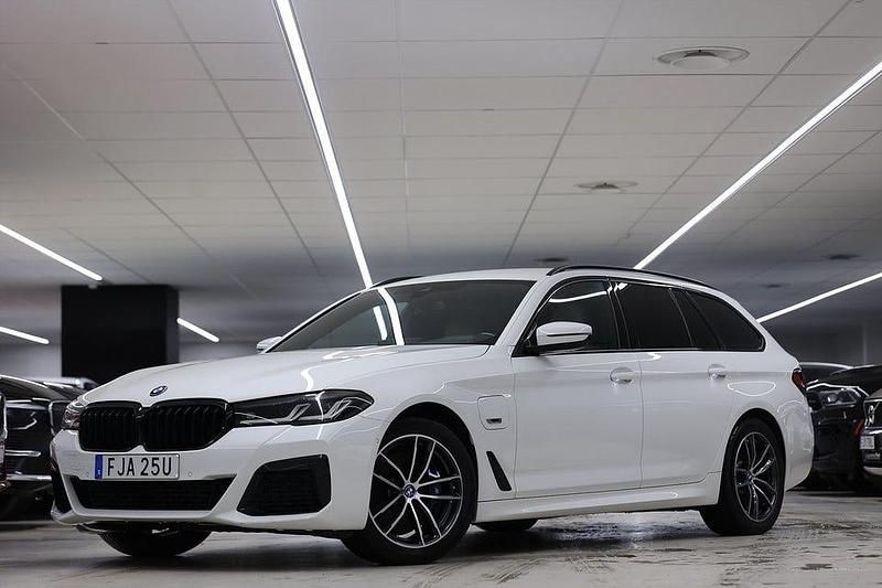 Begagnad BMW 530 M Sport 292 HK (214 kW) 2023 Vit Kombi