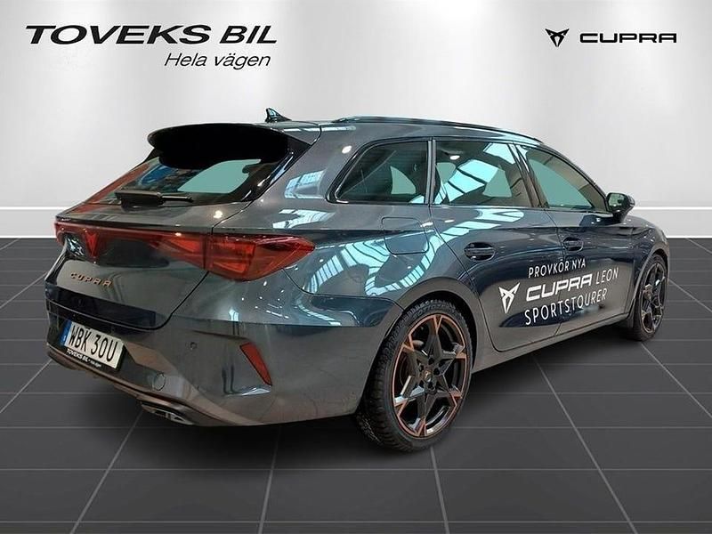 Begagnad Cupra Leon 150 HK (110 kW) 2025 Magnetic tech metallic Kombi