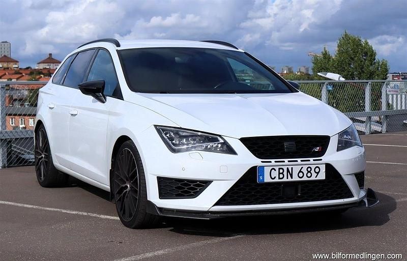 Vit samma som bilen Begagnad 2016 Cupra Leon Kombi | 219 500 kr (Marknadspris) - Bild 1/4