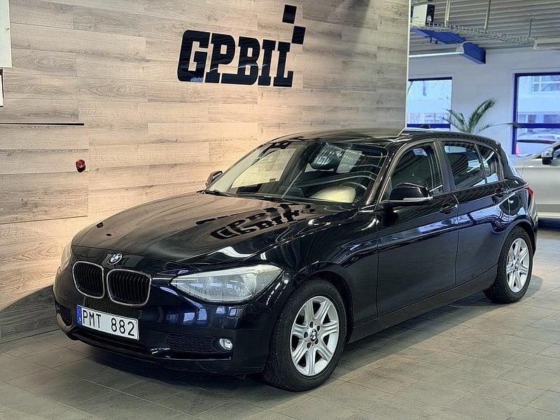 Begagnad BMW 116 136 HK (100 kW) 2013 Svart Halvkombi