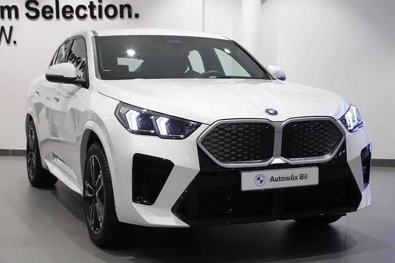 Vit Ny 2026 BMW iX2 M Sport SUV | 636 000 kr - Bild 1/3