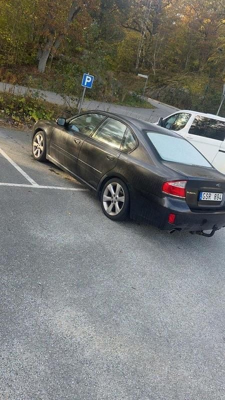 Grå Begagnad 2008 Subaru Legacy Sedan | 40 000 kr - Bild 1/4