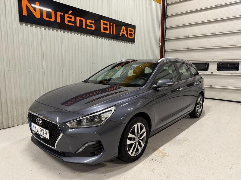 Grå Begagnad 2018 Hyundai i30 Trend Kombi | 159 000 kr (Marknadspris) - Bild 1/4