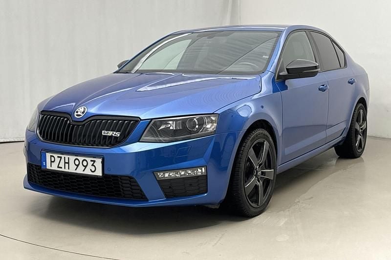 Blå Begagnad 2015 Skoda Octavia RS | 119 000 kr (Marknadspris) - Bild 1/4