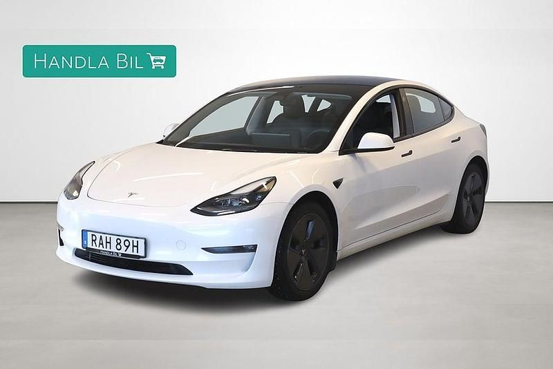Begagnad Tesla Model 3 Long Range AWD 366 kW (498 HK) 2023 Vit Sedan
