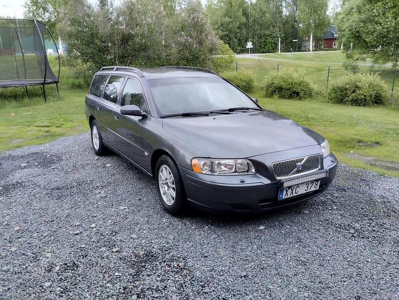 Begagnad 2006 Volvo V70 Kombi | 48 000 kr (Dyr) - Bild 1/4