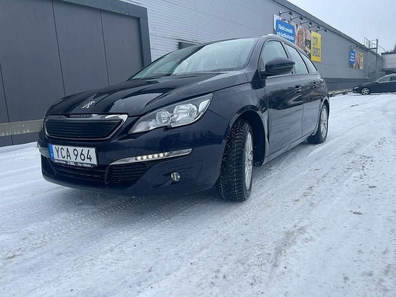 Begagnad Peugeot 308 SW 110 HK (80 kW) 2016 Blå Kombi