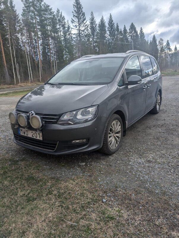 Grå Begagnad 2013 VW Sharan Minibuss | 100 000 kr (Bra pris) - Bild 1/1