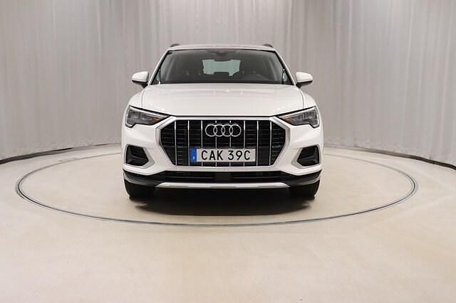 Begagnad Audi Q3 Advanced 150 HK (110 kW) 2023 Ibisvit SUV
