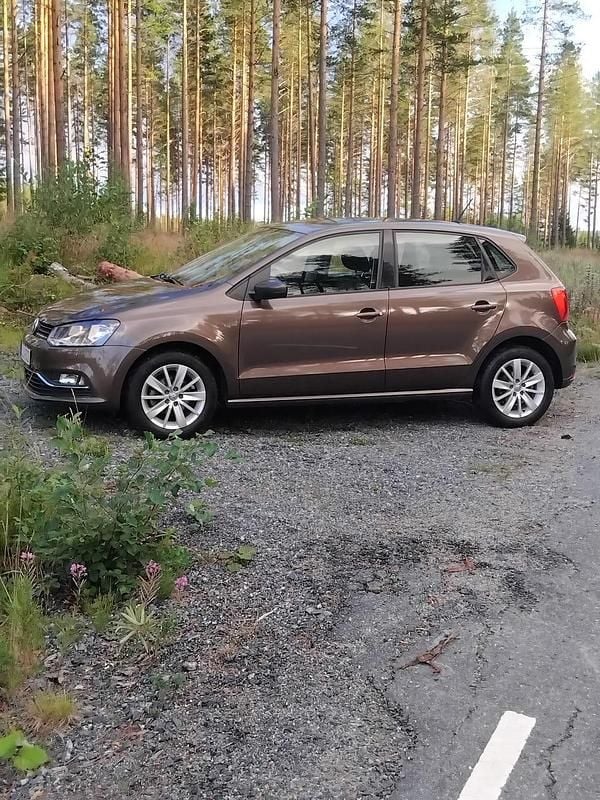 Begagnad 2017 VW Polo Halvkombi | 139 000 kr (Bra pris) - Bild 1/1