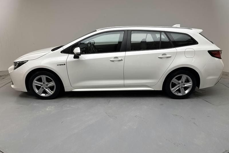 Begagnad Toyota Corolla 122 HK (89 kW) 2020 Vit Kombi