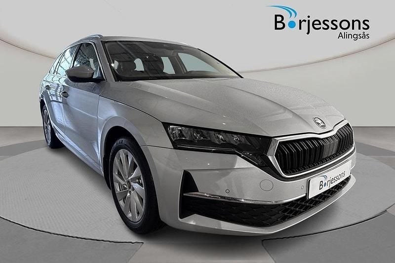 Silver Ny 2025 Skoda Octavia Kombi | 362 000 kr - Bild 1/4