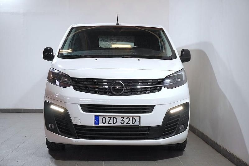 Begagnad Opel Vivaro 177 HK (130 kW) 2021 Vit Minibuss