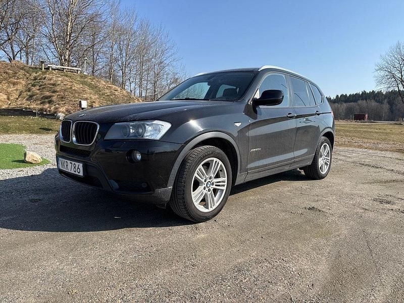 Svart Begagnad 2013 BMW X3 SUV | 148 500 kr (Dyr) - Bild 1/4