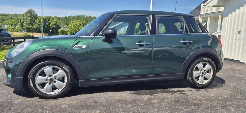 Grön Begagnad 2015 Mini Cooper Halvkombi | 115 000 kr (Lite dyr) - Bild 1/4