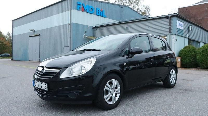 Svart Begagnad 2010 Opel Corsa Enjoy Halvkombi | 64 700 kr (Lite dyr) - Bild 1/4