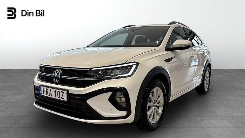 Vit Begagnad 2022 VW Taigo R-line SUV | 234 900 kr (Marknadspris) - Bild 1/4