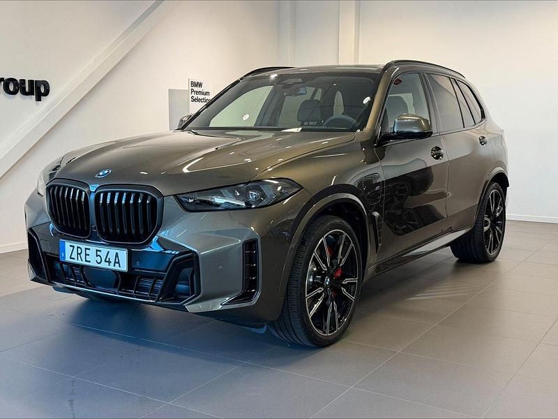Grön Ny 2025 BMW X5 M Sport SUV | 1 199 000 kr (Dyr) - Bild 1/4