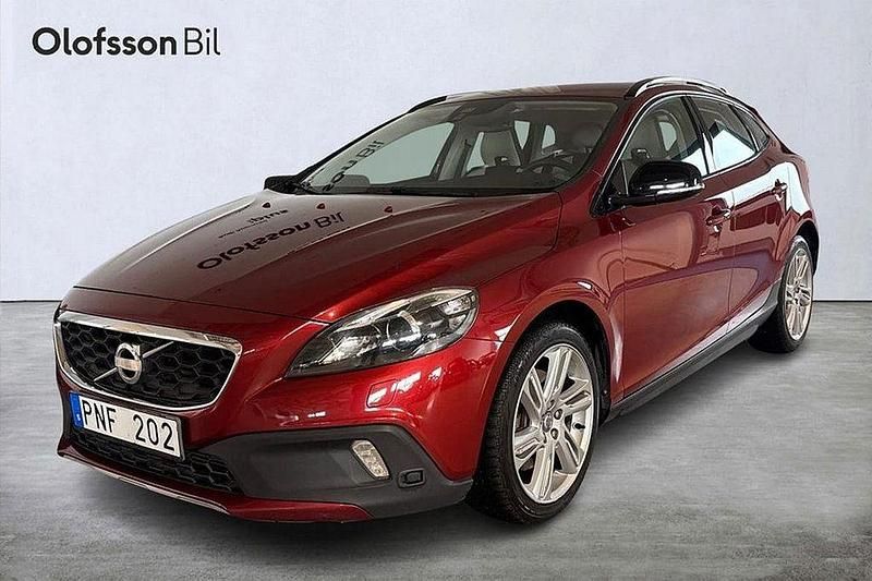 Röd Begagnad 2013 Volvo V40 CC Summum Kombi | 174 900 kr (Marknadspris) - Bild 1/2