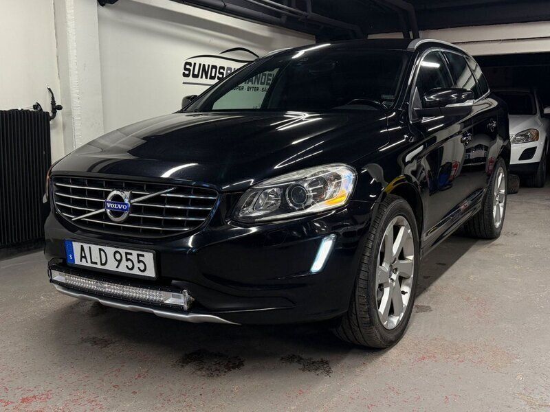Svart Begagnad 2014 Volvo XC60 Summum SUV | 149 900 kr (Marknadspris) - Bild 1/2