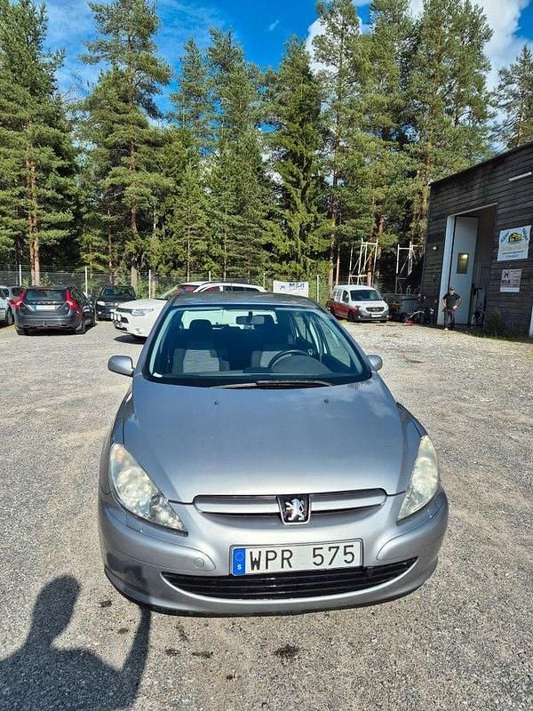 Ljusgrå Begagnad 2005 Peugeot 307 Halvkombi | 19 500 kr (Marknadspris) - Bild 1/4